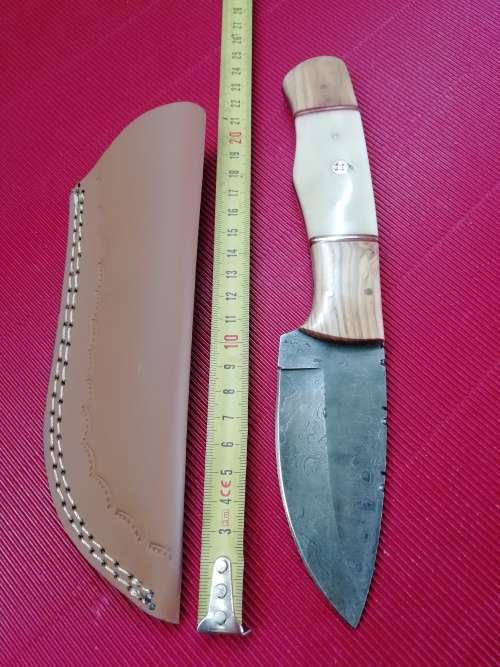 HANDMADE DAMASCUS STEEL HUNTING KNIFE !!!