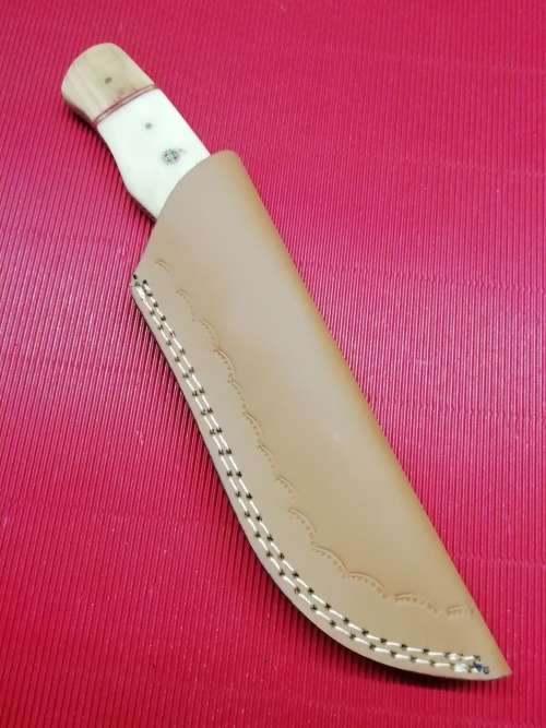 HANDMADE DAMASCUS STEEL HUNTING KNIFE !!!