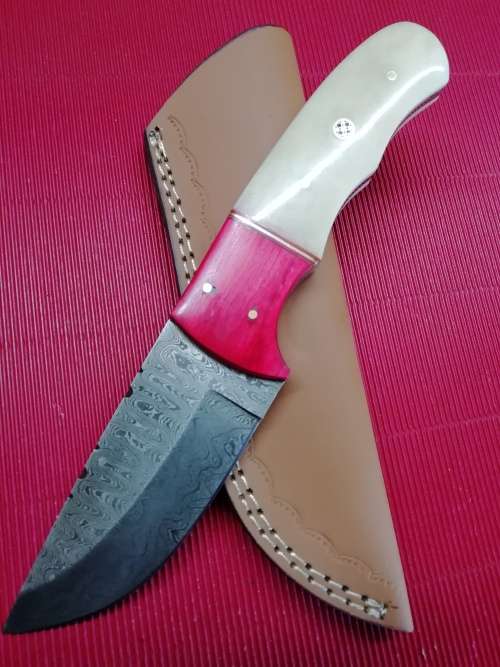 HANDMADE DAMASCUS STEEL HUNTING KNIFE !!!