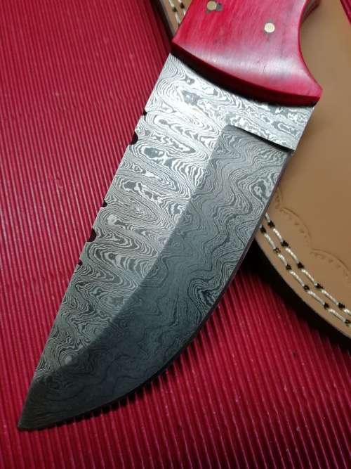 HANDMADE DAMASCUS STEEL HUNTING KNIFE !!!