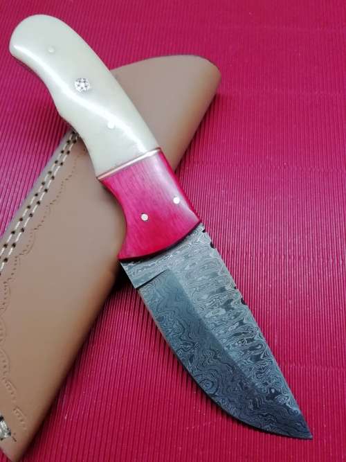 HANDMADE DAMASCUS STEEL HUNTING KNIFE !!!