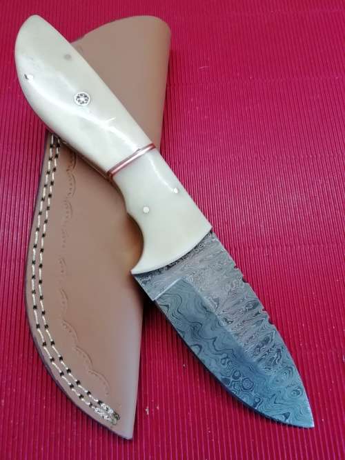 HANDMADE DAMASCUS STEEL HUNTING KNIFE !!!