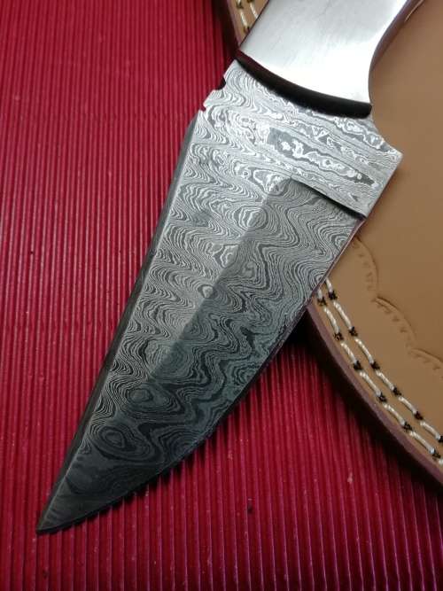 HANDMADE DAMASCUS STEEL HUNTING KNIFE !!!