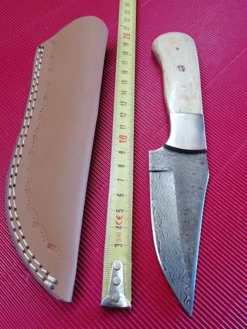 HANDMADE DAMASCUS STEEL HUNTING KNIFE !!!