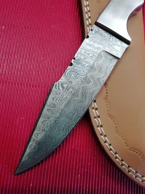 HANDMADE DAMASCUS STEEL HUNTING KNIFE !!!