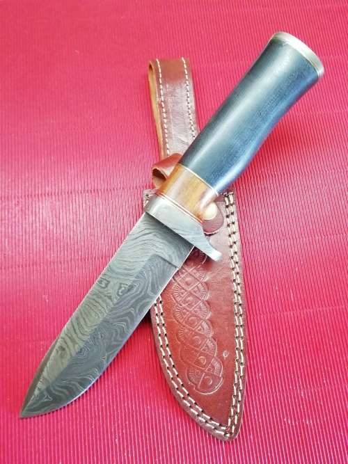 HANDMADE DAMASCUS STEEL HUNTING KNIFE !!!