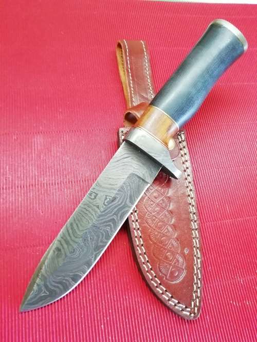 HANDMADE DAMASCUS STEEL HUNTING KNIFE !!!