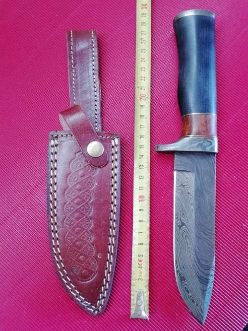 HANDMADE DAMASCUS STEEL HUNTING KNIFE !!!