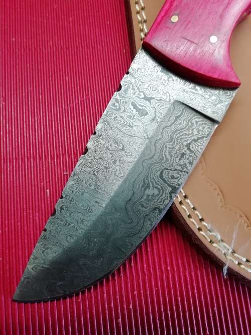 HANDMADE DAMASCUS STEEL HUNTING KNIFE !!!