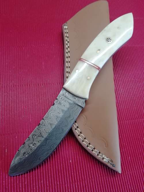 HANDMADE DAMASCUS STEEL HUNTING KNIFE !!!