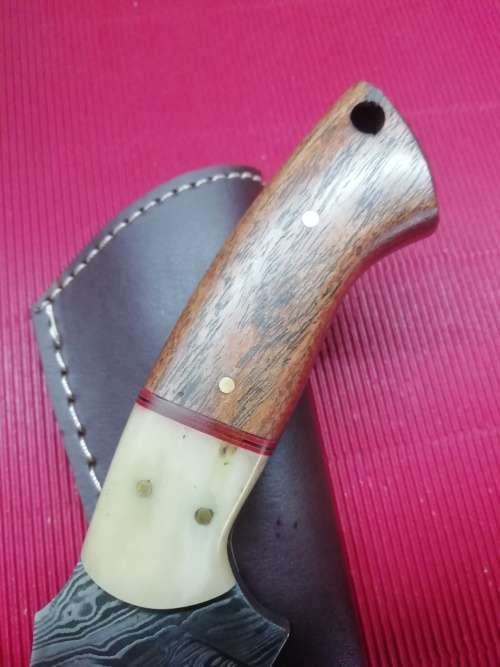 HANDMADE DAMASCUS STEEL HUNTING KNIFE !!!