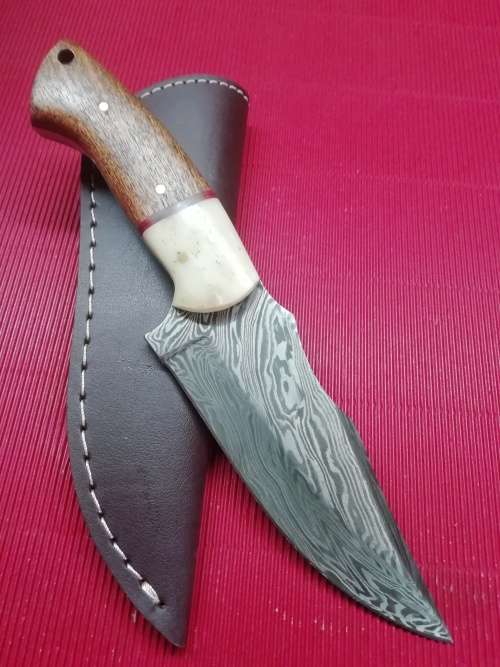 HANDMADE DAMASCUS STEEL HUNTING KNIFE !!!