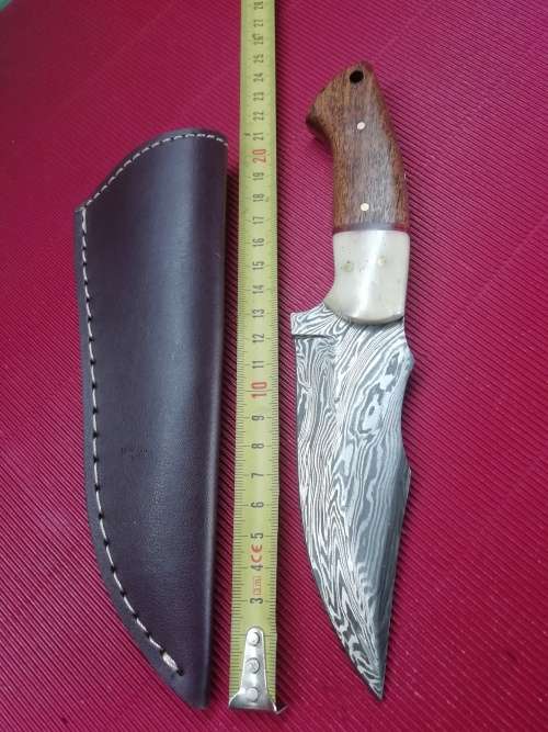 HANDMADE DAMASCUS STEEL HUNTING KNIFE !!!