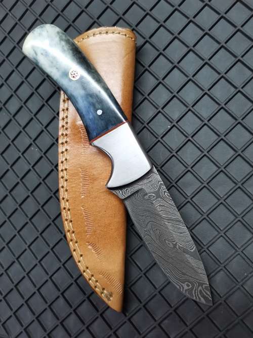 HANDMADE DAMASCUS STEEL HUNTING KNIFE - NEW STOCK !!!