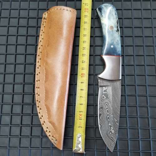 HANDMADE DAMASCUS STEEL HUNTING KNIFE !!!