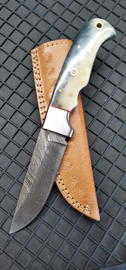 HANDMADE DAMASCUS STEEL HUNTING KNIFE !!!
