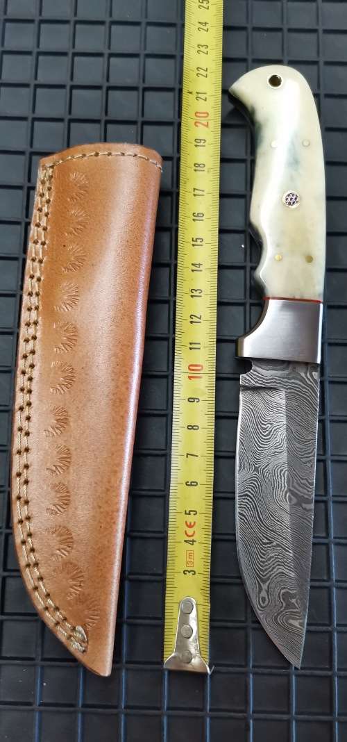 HANDMADE DAMASCUS STEEL HUNTING KNIFE !!!