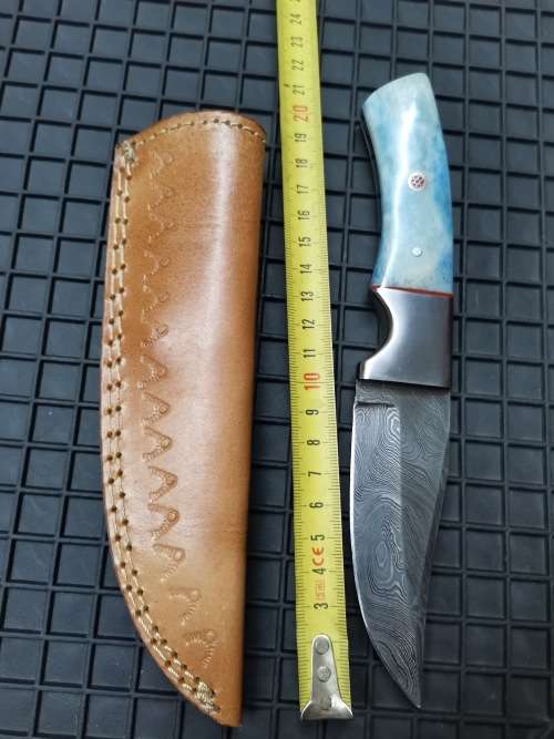 HANDMADE DAMASCUS STEEL HUNTING KNIFE !!!