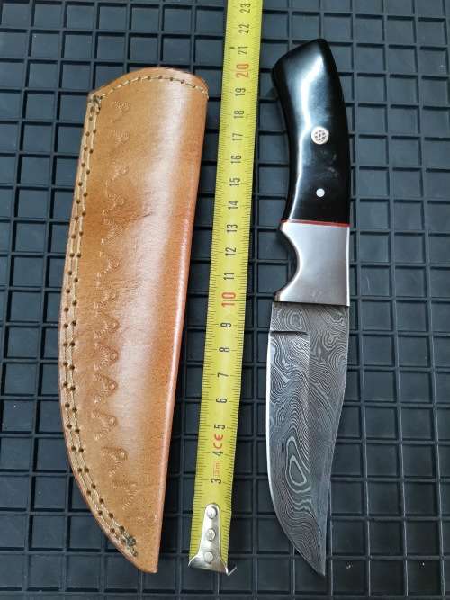 HANDMADE DAMASCUS STEEL HUNTING KNIFE !!!