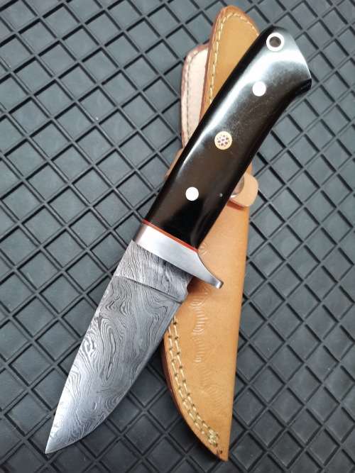 HANDMADE DAMASCUS STEEL HUNTING KNIFE !!!