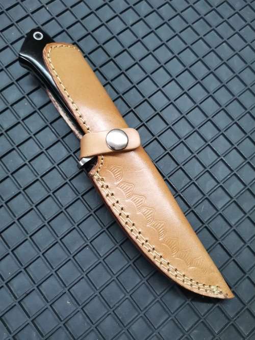 HANDMADE DAMASCUS STEEL HUNTING KNIFE !!!