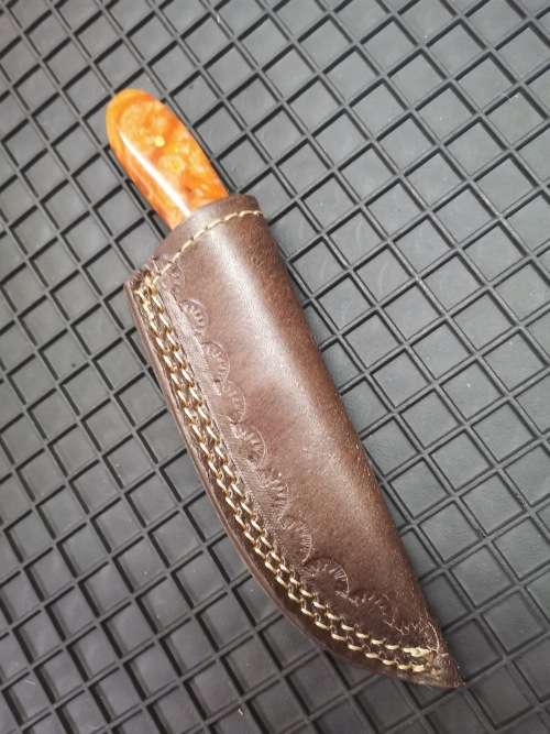 SMALL HANDMADE DAMASCUS STEEL SKINNING KNIFE !!!