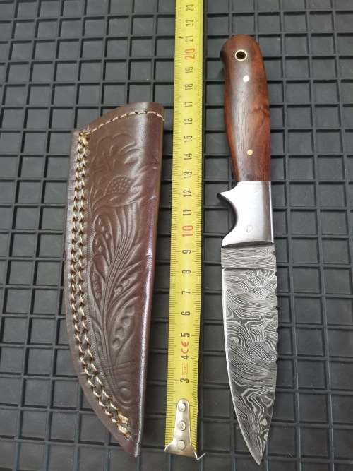 HANDMADE DAMASCUS STEEL HUNTING KNIFE !!!