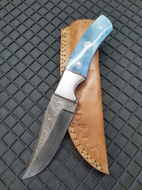 HANDMADE DAMASCUS STEEL HUNTING KNIFE !!!