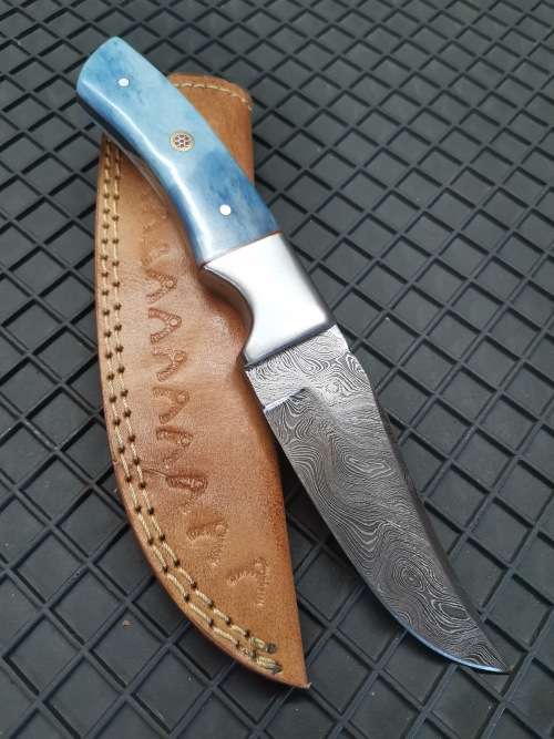 HANDMADE DAMASCUS STEEL HUNTING KNIFE !!!