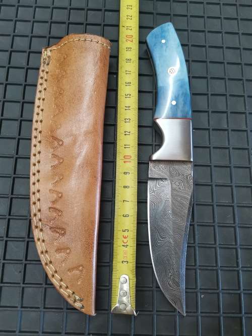 HANDMADE DAMASCUS STEEL HUNTING KNIFE !!!