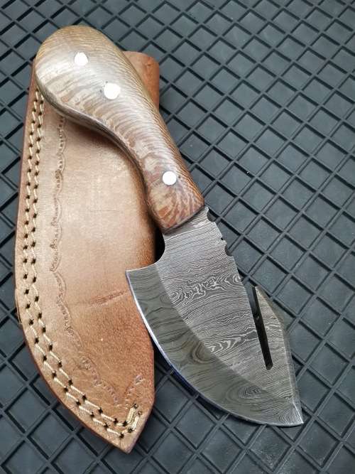 HANDMADE DAMASCUS STEEL SKINNING KNIFE !!!