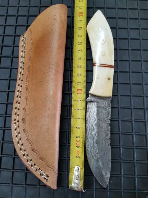 HANDMADE DAMASCUS STEEL HUNTING KNIFE !!!