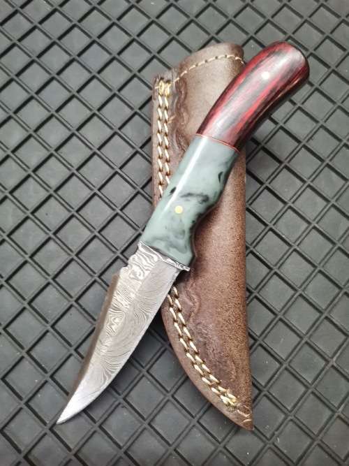 HANDMADE DAMASCUS STEEL HUNTING KNIFE !!!