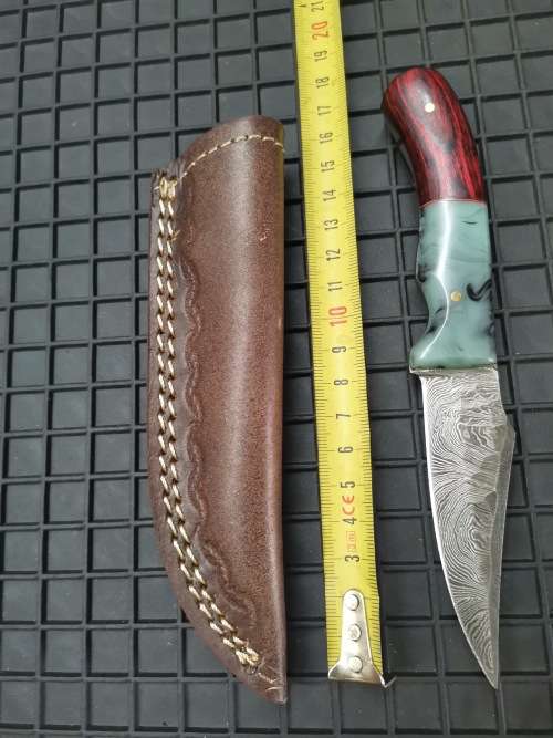 HANDMADE DAMASCUS STEEL HUNTING KNIFE !!!