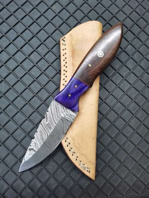 HANDMADE DAMASCUS STEEL HUNTING KNIFE !!!