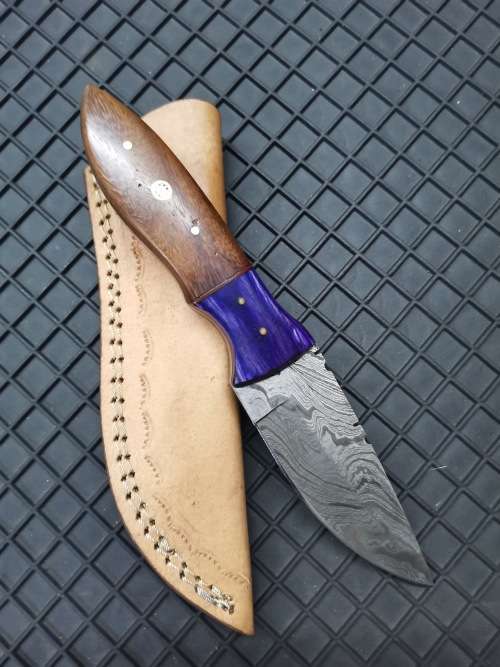 HANDMADE DAMASCUS STEEL HUNTING KNIFE !!!