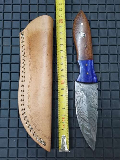 HANDMADE DAMASCUS STEEL HUNTING KNIFE !!!
