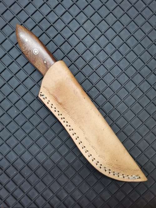 HANDMADE DAMASCUS STEEL HUNTING KNIFE !!!