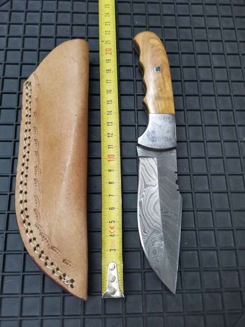 HANDMADE DAMASCUS STEEL HUNTING KNIFE !!!