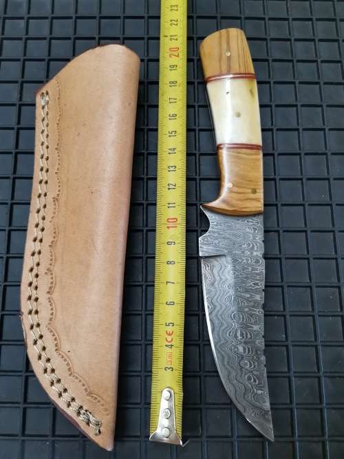 HANDMADE DAMASCUS STEEL HUNTING KNIFE !!!
