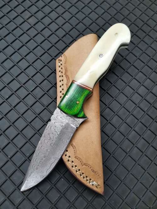 HANDMADE DAMASCUS STEEL HUNTING KNIFE !!!