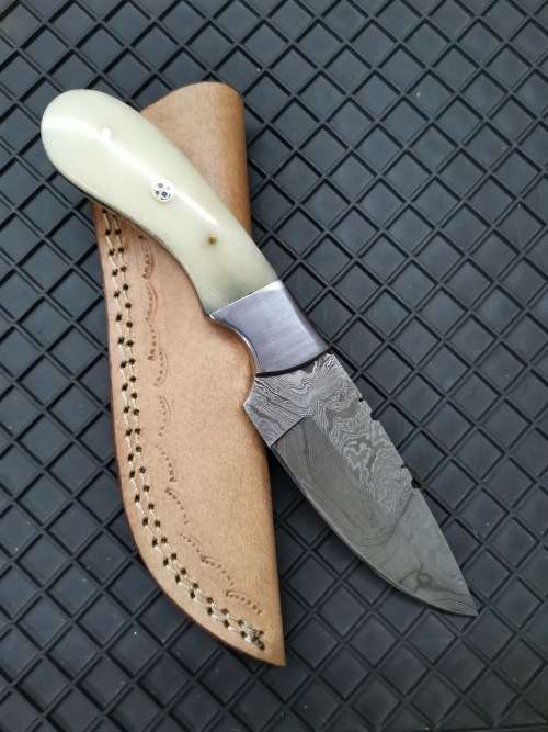 HANDMADE DAMASCUS STEEL HUNTING KNIFE !!!