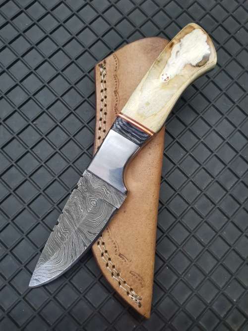 HANDMADE DAMASCUS STEEL HUNTING KNIFE