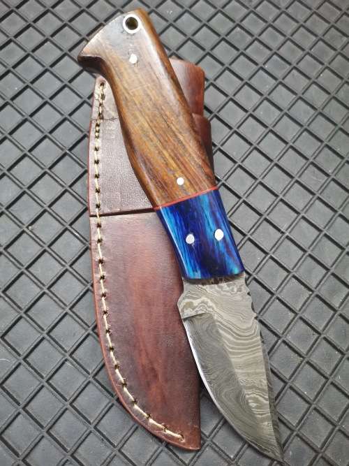 HANDMADE DAMASCUS STEEL HUNTING KNIFE
