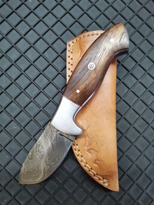 HANDMADE DAMASCUS STEEL SKINNING KNIFE