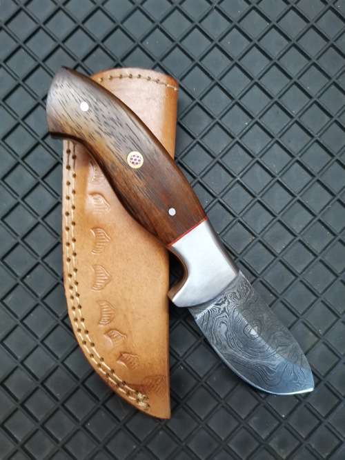 HANDMADE DAMASCUS STEEL SKINNING KNIFE