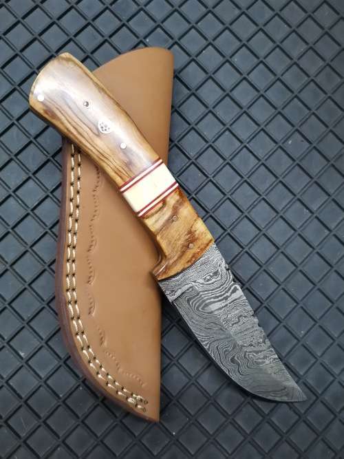 HANDMADE DAMASCUS STEEL HUNTING KNIFE