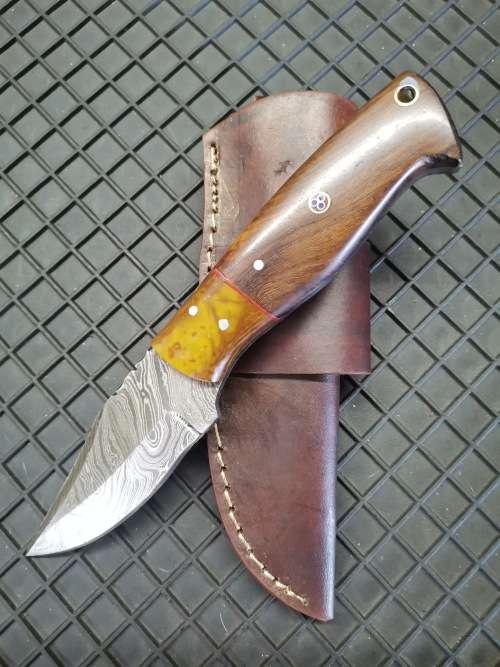 HANDMADE DAMASCUS STEEL HUNTING KNIFE