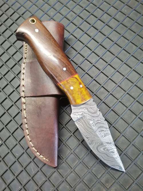 HANDMADE DAMASCUS STEEL HUNTING KNIFE