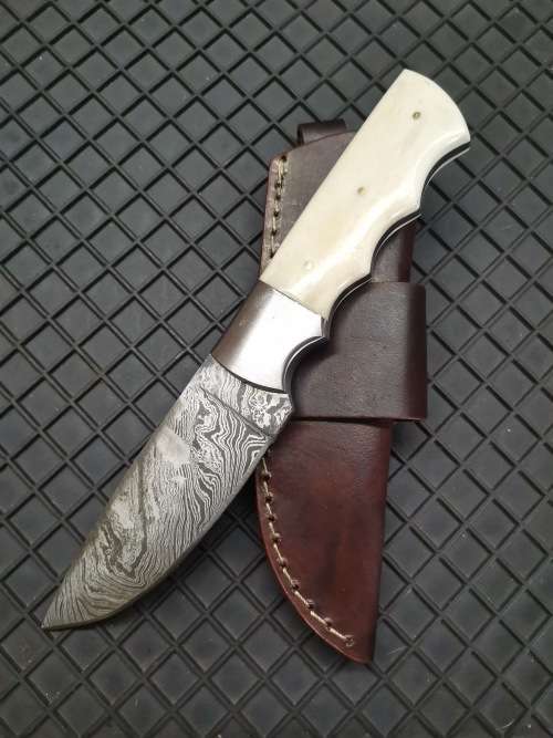 HANDMADE DAMASCUS STEEL HUNTING KNIFE